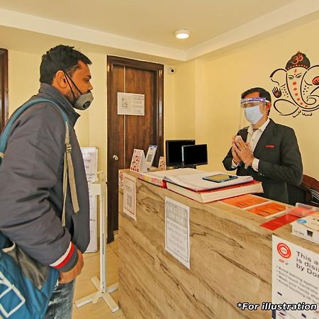Oyo Hotel Apple Inn Surat Exterior foto