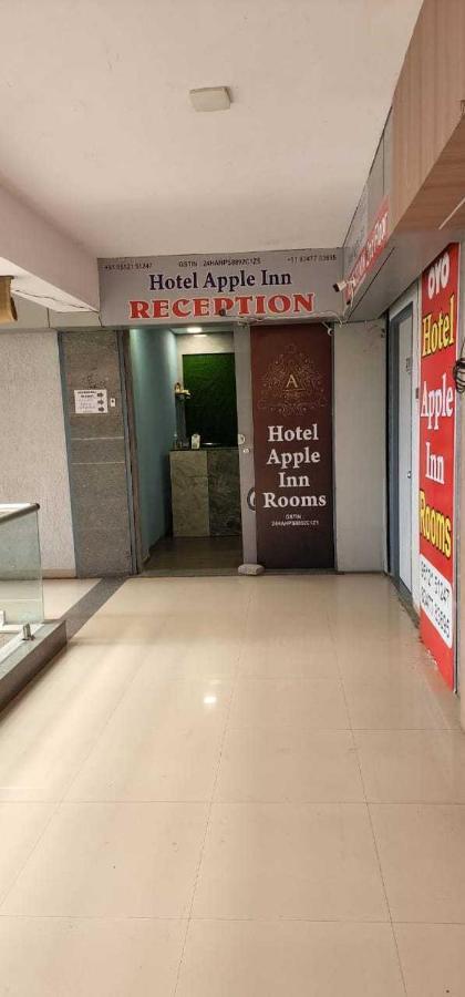 Oyo Hotel Apple Inn Surat Exterior foto