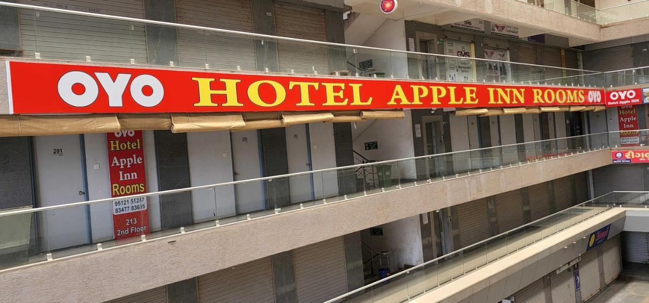 Oyo Hotel Apple Inn Surat Exterior foto